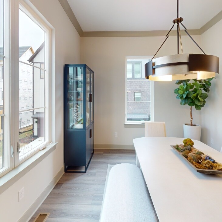 MS 21 Dining Room Staged 02